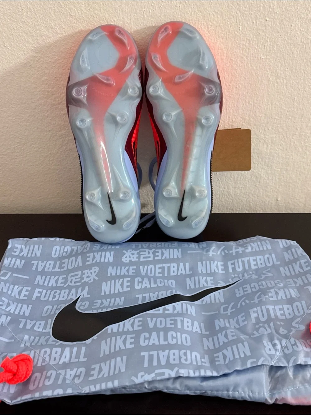 Nike vivid red